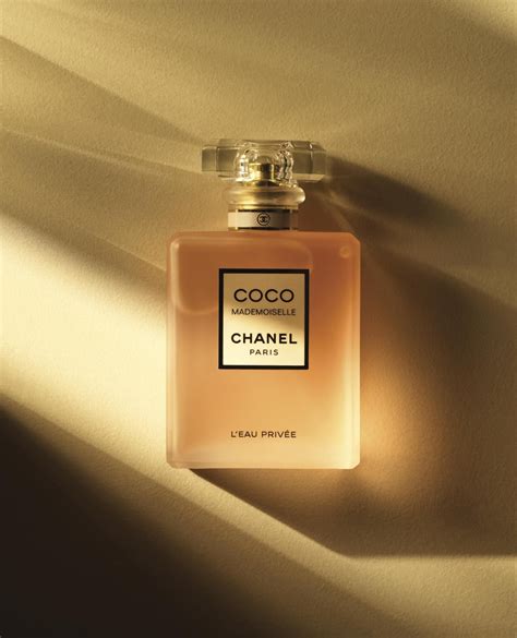 chanel perfume wallpaper hd|Chanel camellia wallpaper.